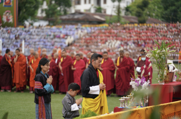 Royal Style - Bring out the Baubles! We'll wear your jewellery if you don't want to! 