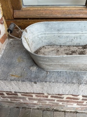 Please could you help me find these planters?