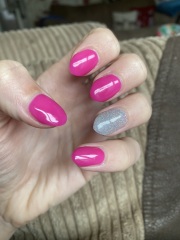 Which nails do you prefer?