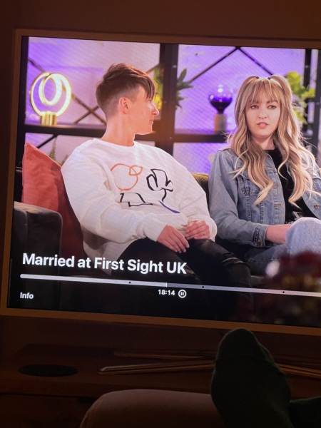 Zoe from MAFS's sweatshirt