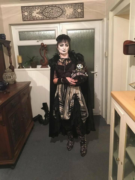 How much to sell this Halloween costume on EBay for?