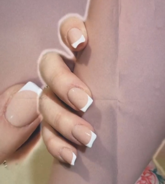 Show me your nails 