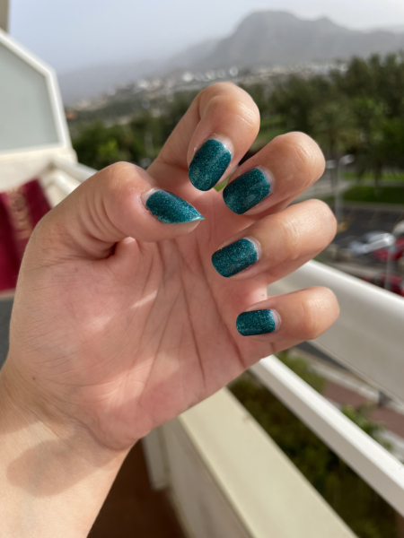 Show me your nails 