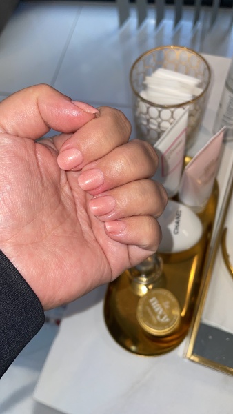 Show me your nails 