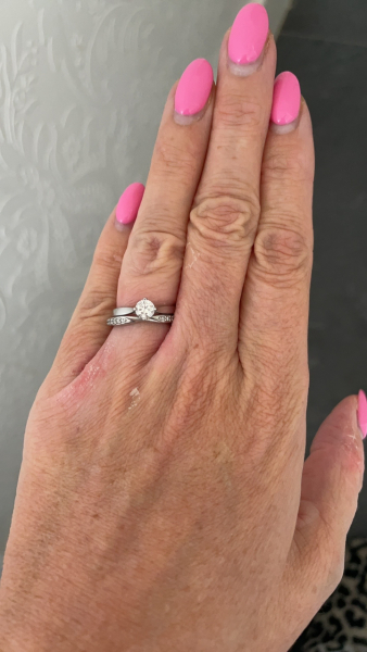 Show me your nails 