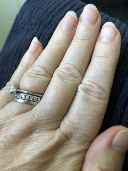 Show me your nails 