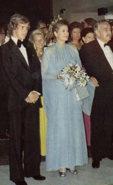 Royal Style: On with the chic, and the royal mystique! 