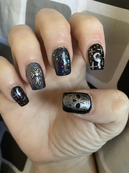 Show me your nails 