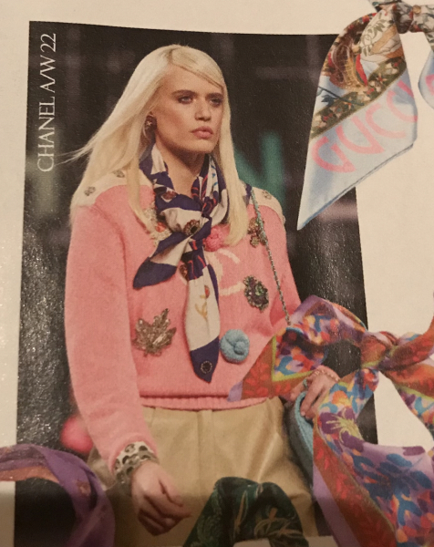 How to wear a silk scarf?