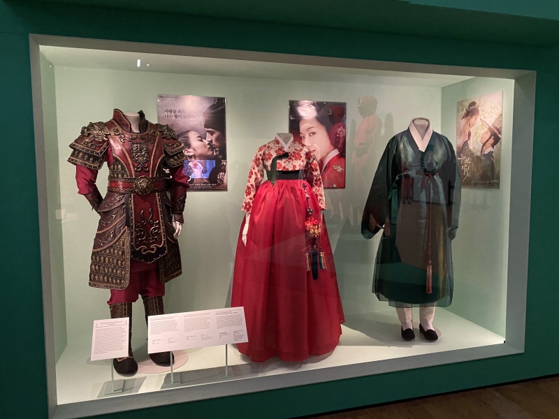 MsLatté’s Daebak Cybercafé (Kdrama addicts #35): Autumn - season of mists, mellow fruitfulness and Woolly Wookiee oppa