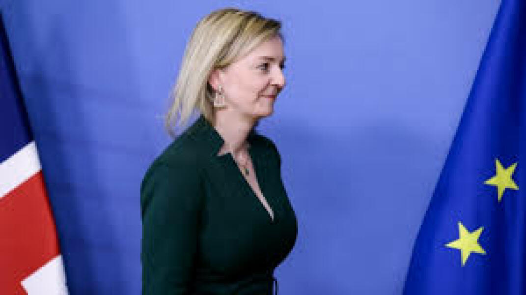 Is anyone else imagining Liz Truss absolutely whooping it up at Chequers this weekend?