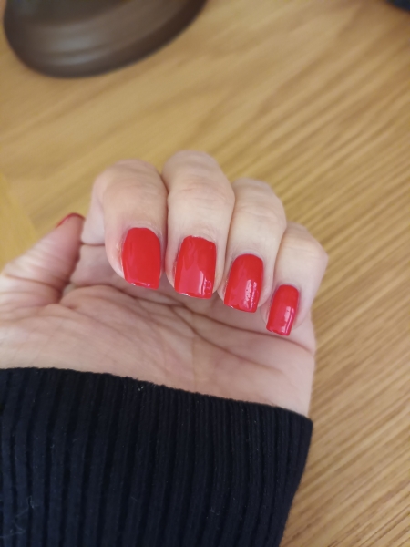 Show me your nails 