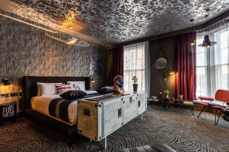 What's the nicest hotel you've stayed in?