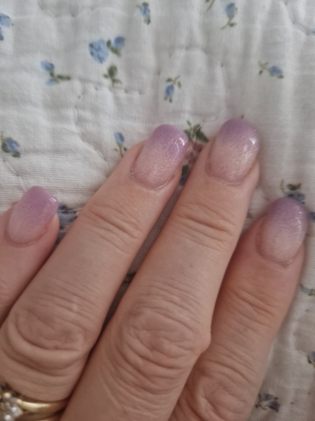 Show me your nails 
