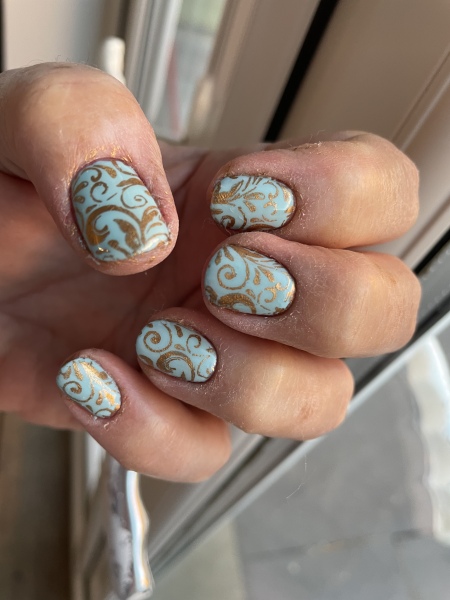 Show me your nails 