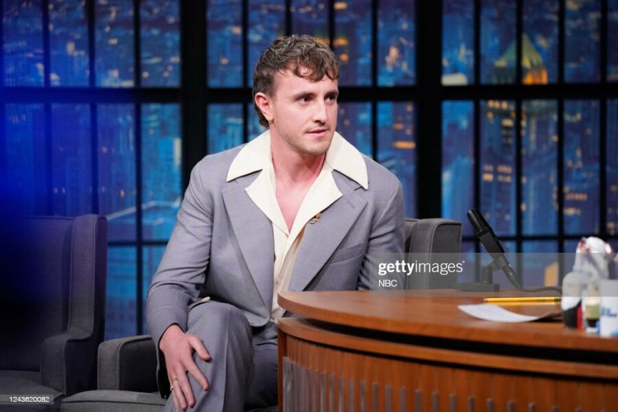 AIBU to still be angry over how my husband buttoned his shirt at our wedding?