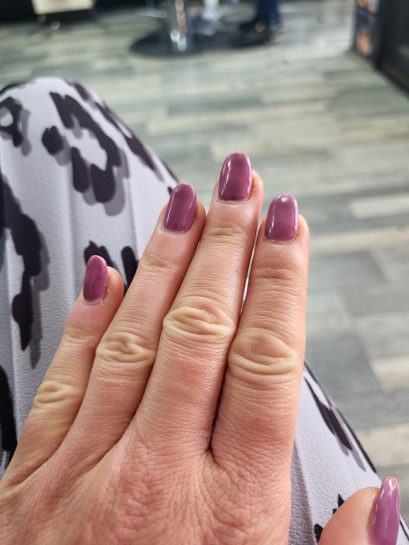 Show me your nails 