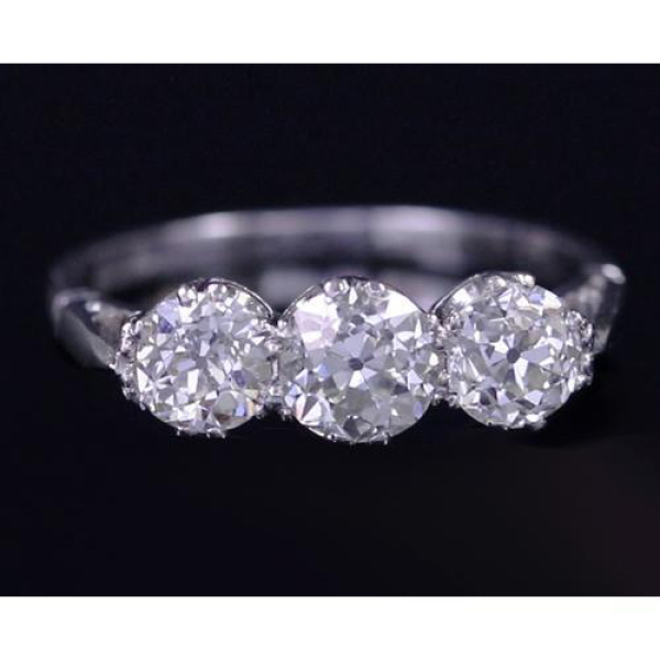 What’s fashionable for a diamond ring these days?