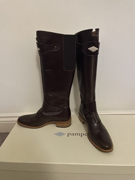can anyone help me find some boots pleaaaaassseeee