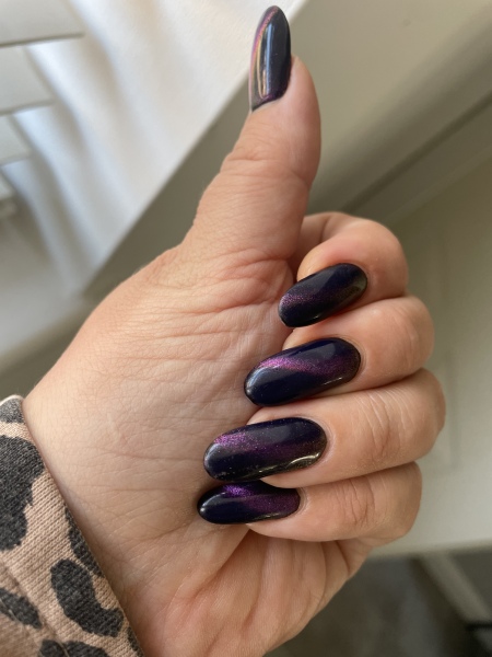 Show me your nails 