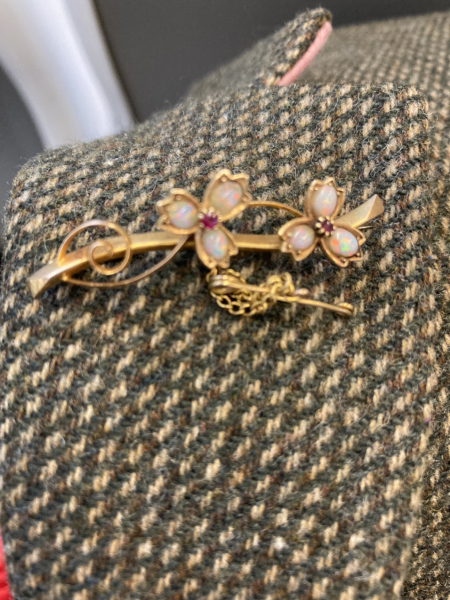 Royal Style: On with the chic, and the royal mystique! 