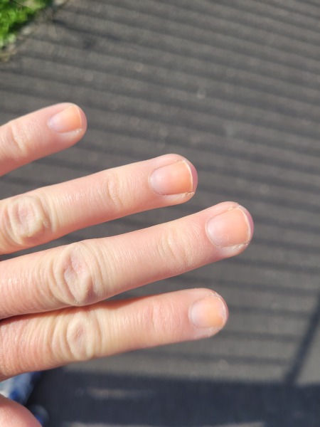 Orange nails