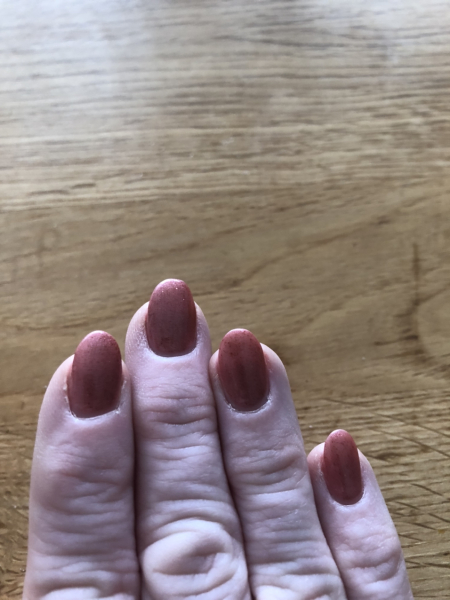 Show me your nails 