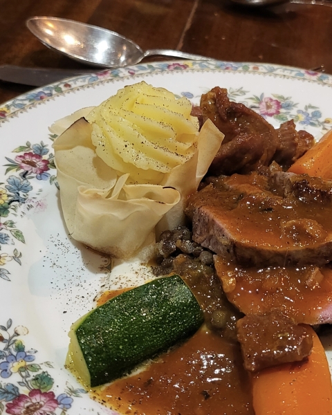 What manner of potato would you team with beef bourguignon?