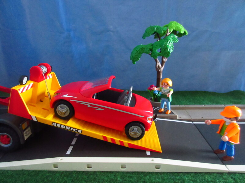 Toys for vehicle-obsessed 3.5 year old - which playmobil, brio, hot wheels, bruder sets?