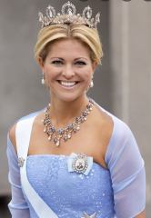 Royal Style: Elizabeth may be gone, but her diamonds are forever 