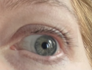 Help with eye make  up / skin tone