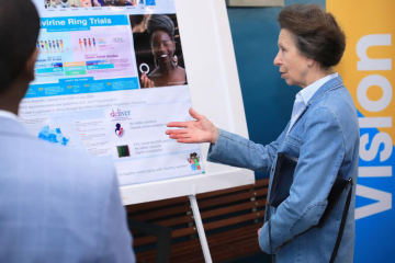 Royal Style: On with the chic, and the royal mystique! 