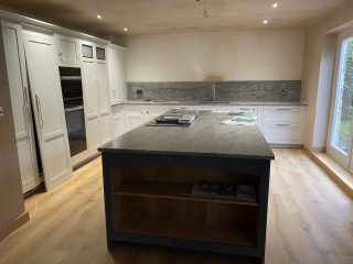 Kitchen cabinet colours and lights