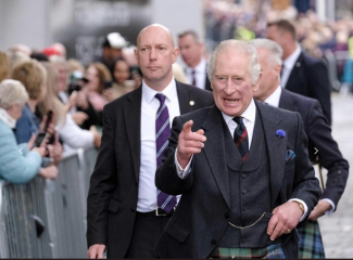 Royal Style: Elizabeth may be gone, but her diamonds are forever 