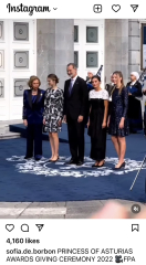 Royal Style: On with the chic, and the royal mystique! 