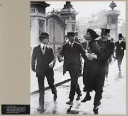 Standing for women - Portland rally cancelled over violent threats