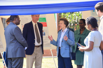 Royal Style: On with the chic, and the royal mystique! 