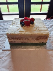Need help with baking a "naked" cake please.  