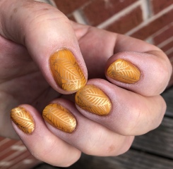Show me your nails 