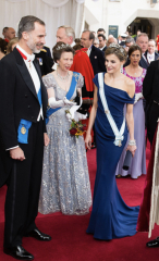 Royal Style: On with the chic, and the royal mystique! 