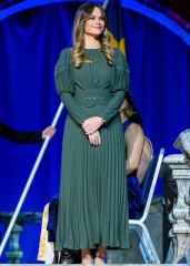 Royal Style: On with the chic, and the royal mystique! 