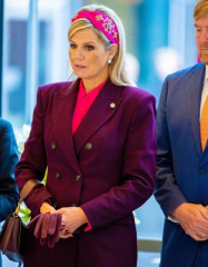 Royal Style: On with the chic, and the royal mystique! 