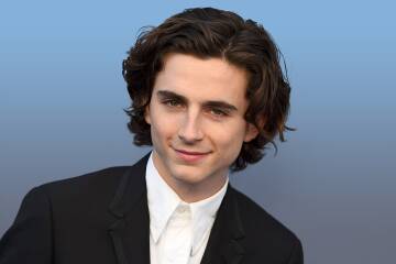 AIBU to still be angry over how my husband buttoned his shirt at our wedding?