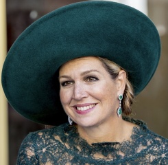 Royal Style: Elizabeth may be gone, but her diamonds are forever 