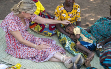 Royal Style: On with the chic, and the royal mystique! 