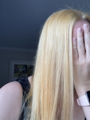 Hair advice needed! Any hairdressers in the house?