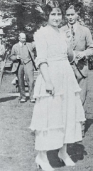 Royal Style: On with the chic, and the royal mystique! 