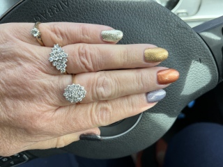 Show me your nails 