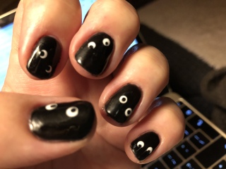 Show me your nails 