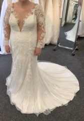 Will be ugly and fat on my wedding day! 😖 